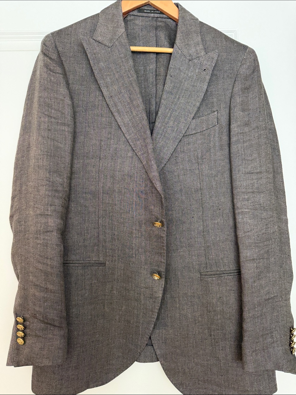 Men's Tailored Brown Blazer with Gold Buttons linen